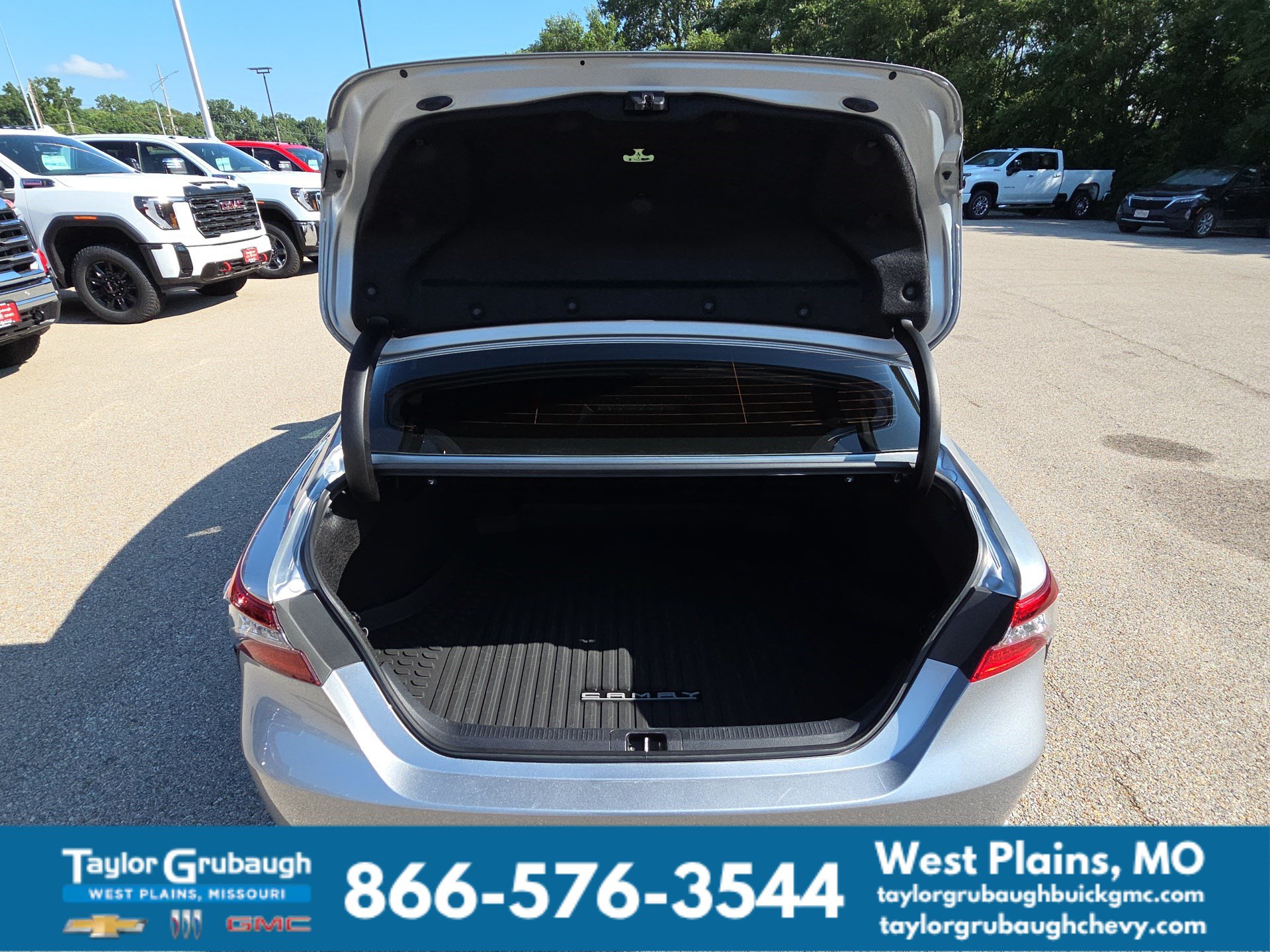 Used 2023 Toyota Camry XSE w/ Cold Weather Package FWD image 32