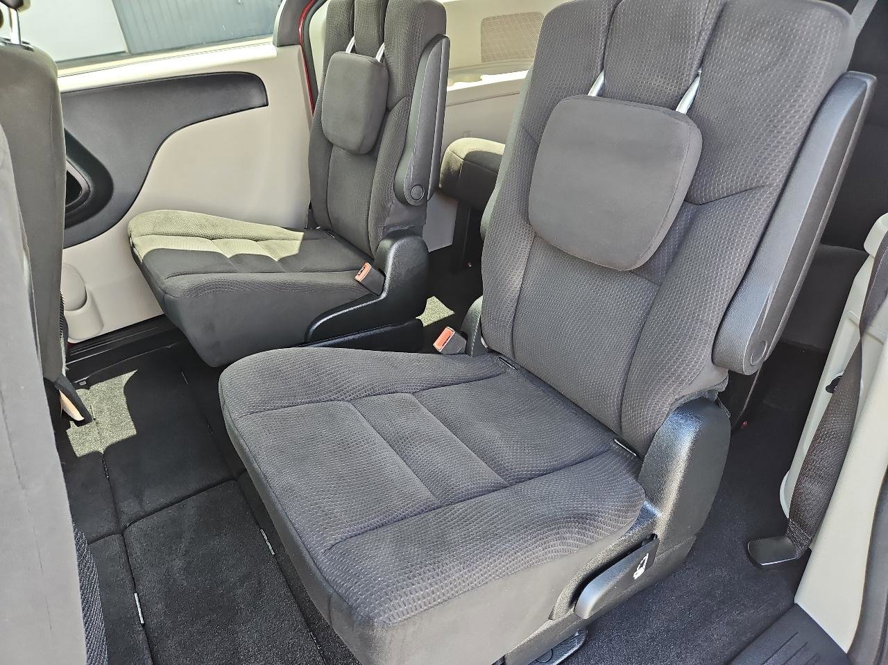 Used 2015 Dodge Grand Caravan SE w/ Quick Order Package 29E SE FWD image 20