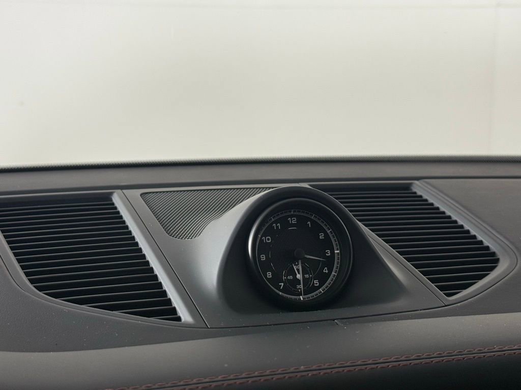 New 2026 Porsche Macan image 31