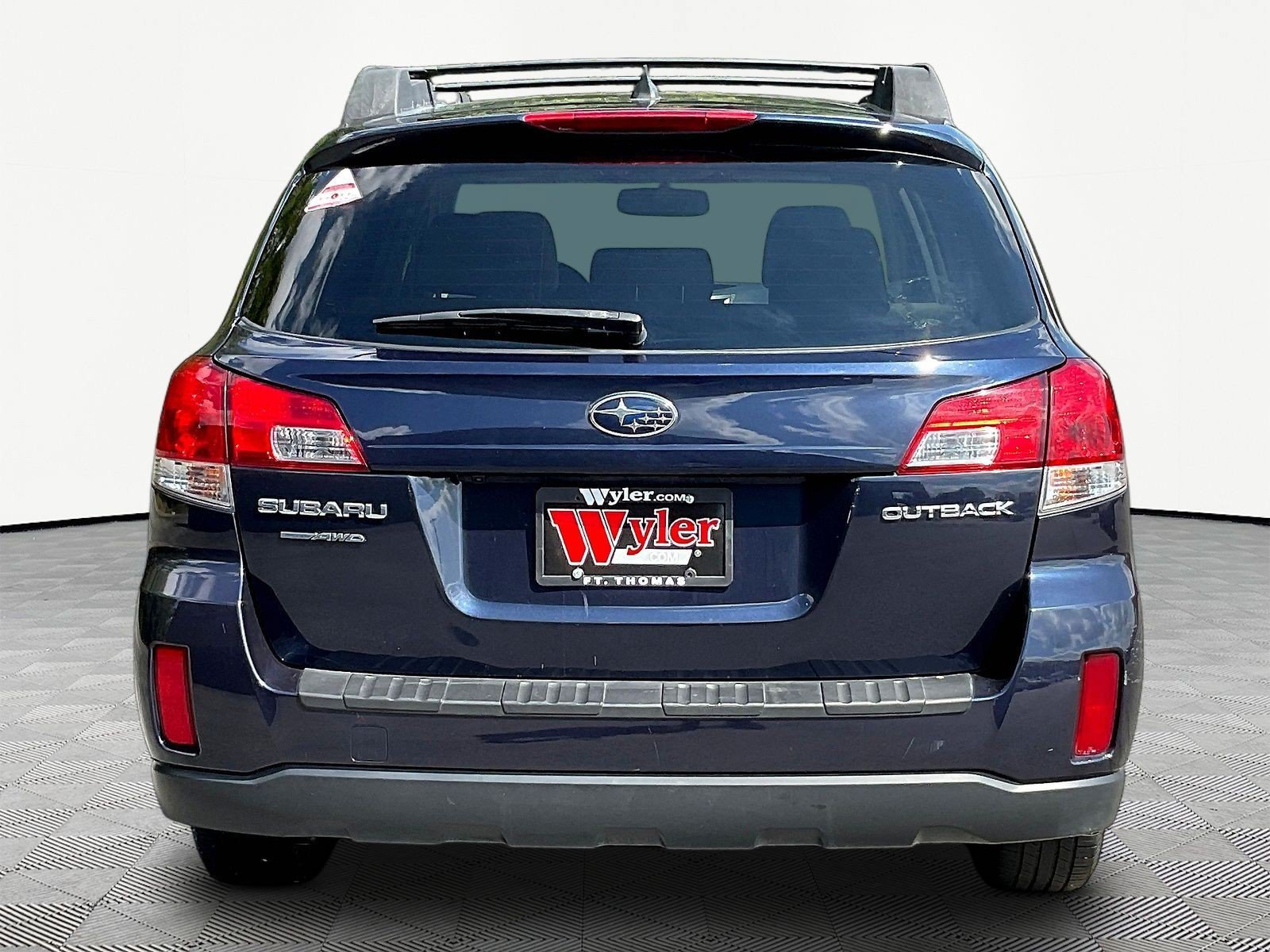 Used 2013 Subaru Outback 2.5i Limited w/ Moonroof Pkg AWD/4WD image 5