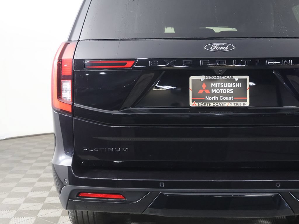 Used 2025 Ford Expedition Max Platinum w/ Stealth Performance Package AWD/4WD image 17