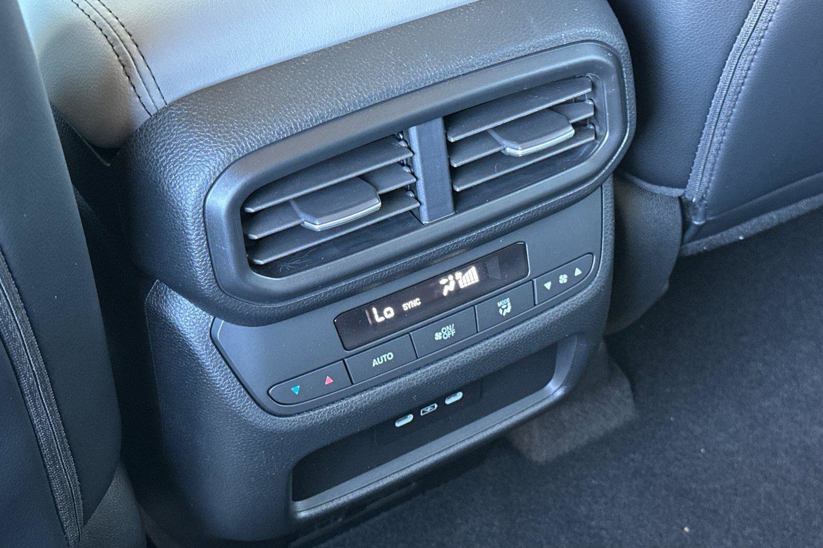 New 2025 Honda Pilot Touring image 14