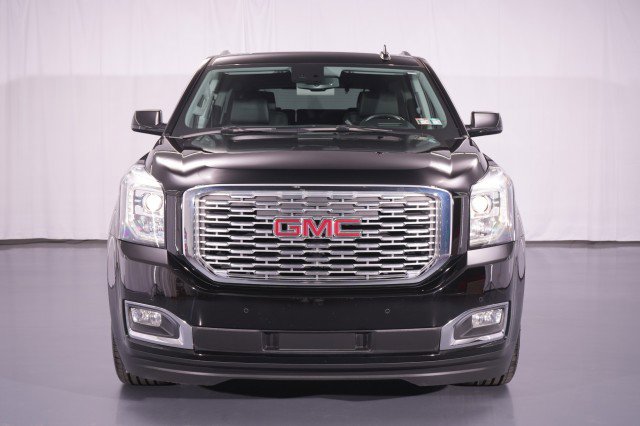 Used 2020 GMC Yukon Denali w/ Denali Premium Package image 9
