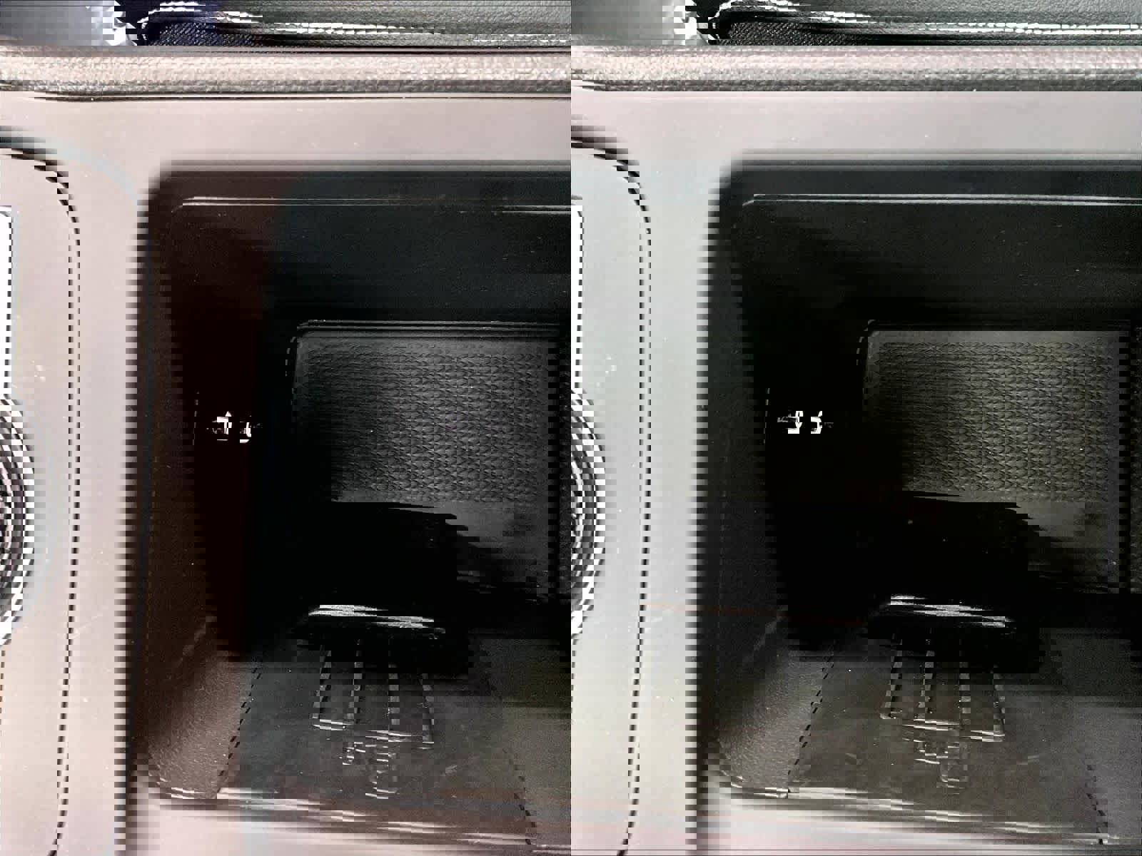 Used 2025 Volkswagen Tiguan SE w/ Panoramic Sunroof Package image 37