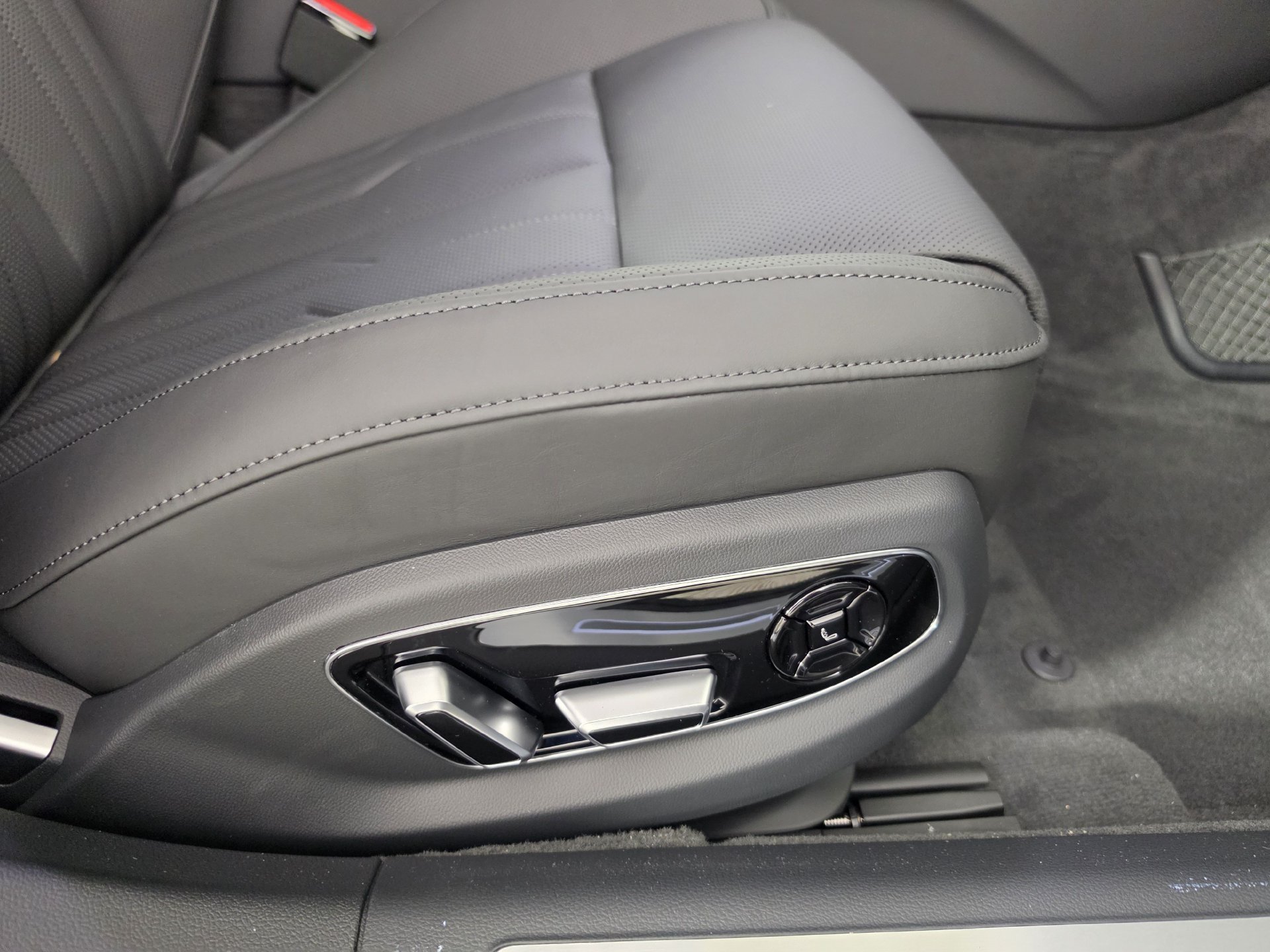 New 2026 Audi A8 L 3.0T AWD/4WD image 43