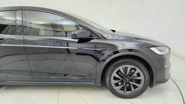 Used 2023 Tesla Model X image 8