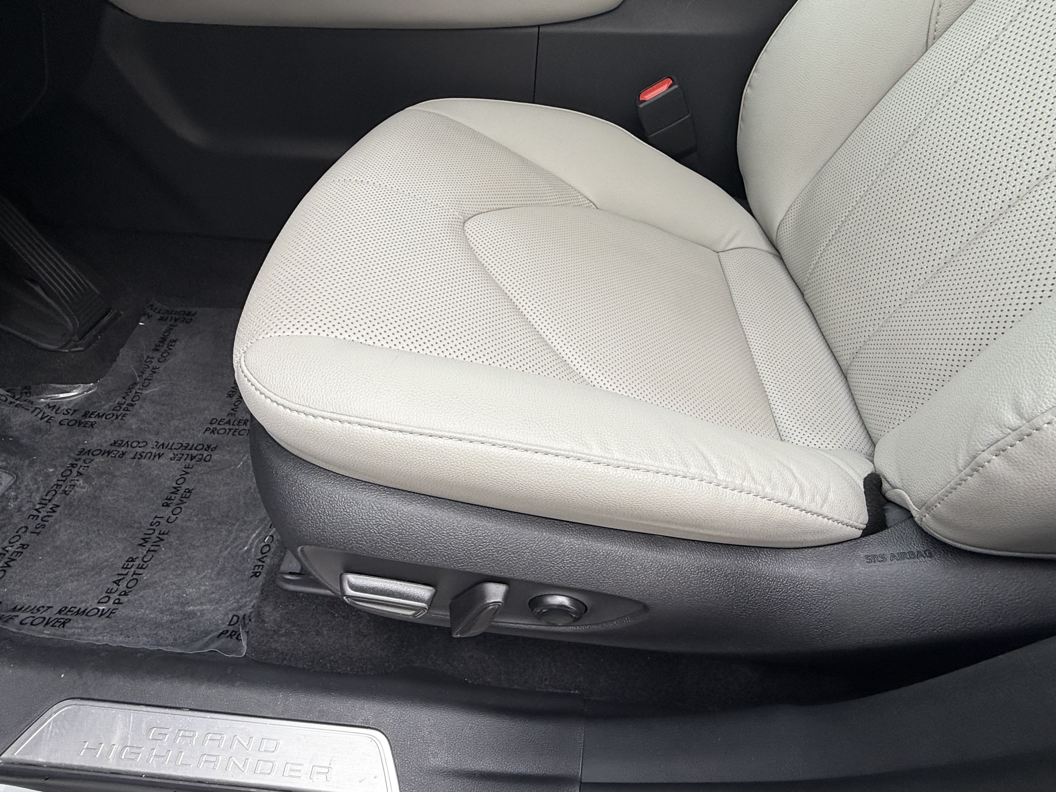 Certified 2024 Toyota Grand Highlander AWD image 33