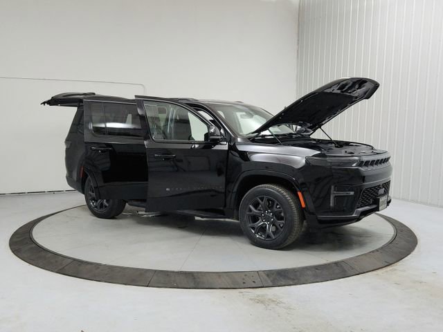 New 2026 Jeep Grand Wagoneer Limited w/ HD Trailer Tow Package image 9