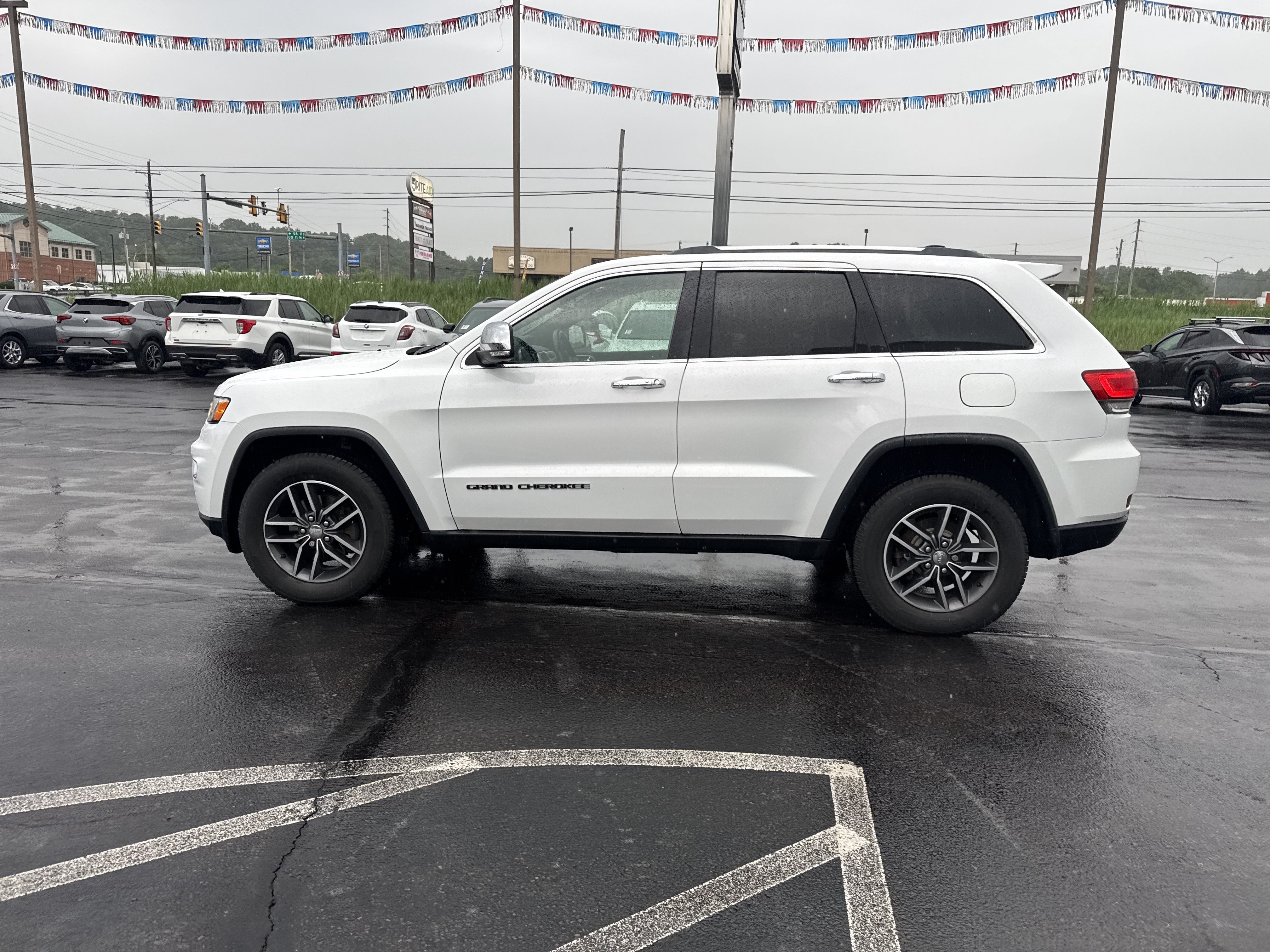 Used 2018 Jeep Grand Cherokee Limited AWD/4WD image 7