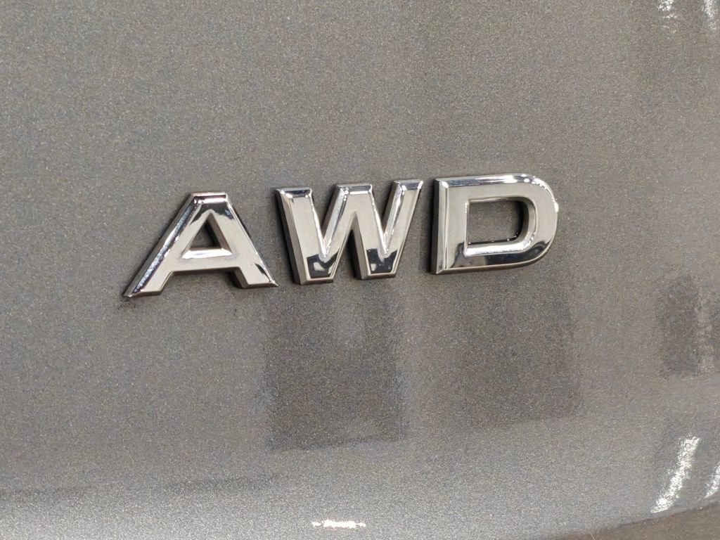 Used 2023 Nissan Rogue S image 41