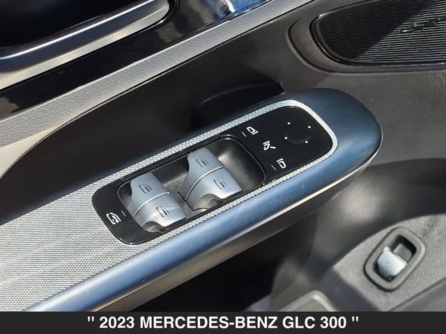 Used 2023 Mercedes-Benz GLC 300 4MATIC image 11