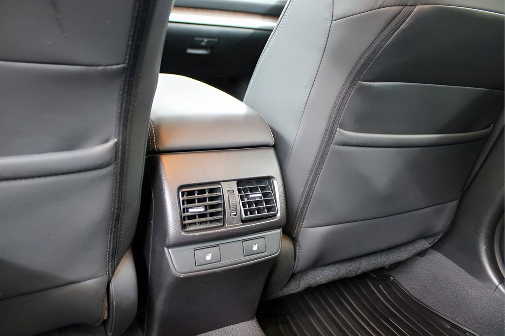 Used 2017 Subaru Outback 2.5i Limited image 12