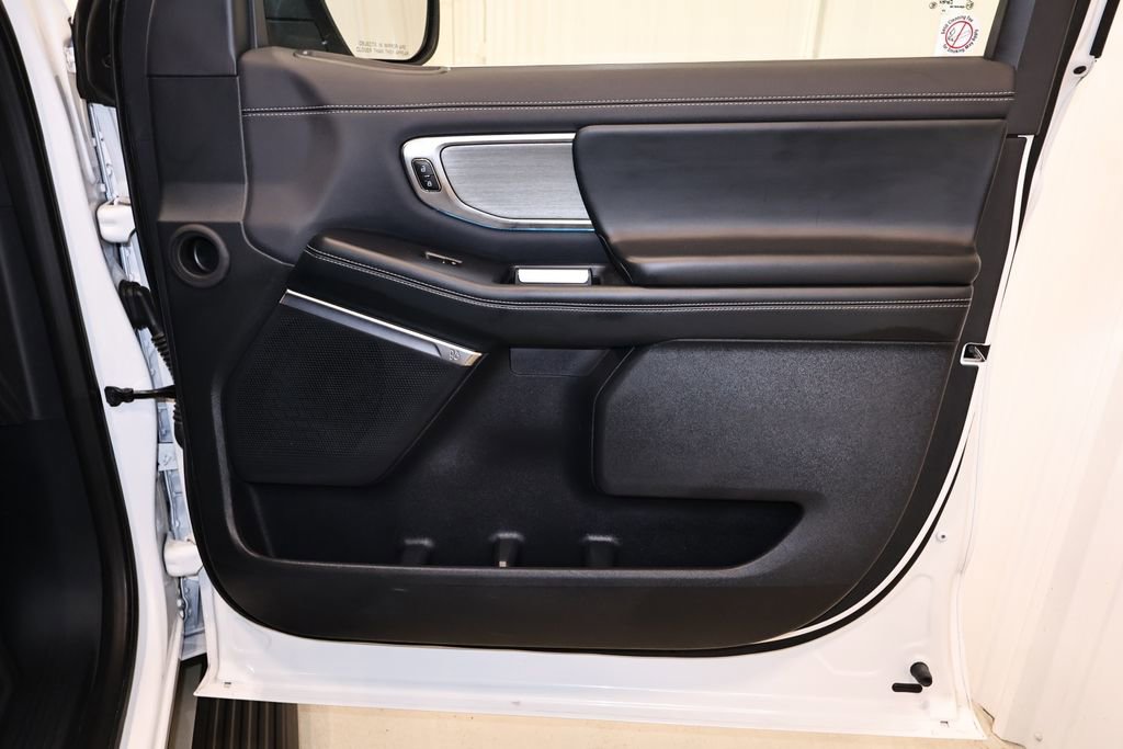 Certified 2025 Ford Expedition Max Platinum image 23