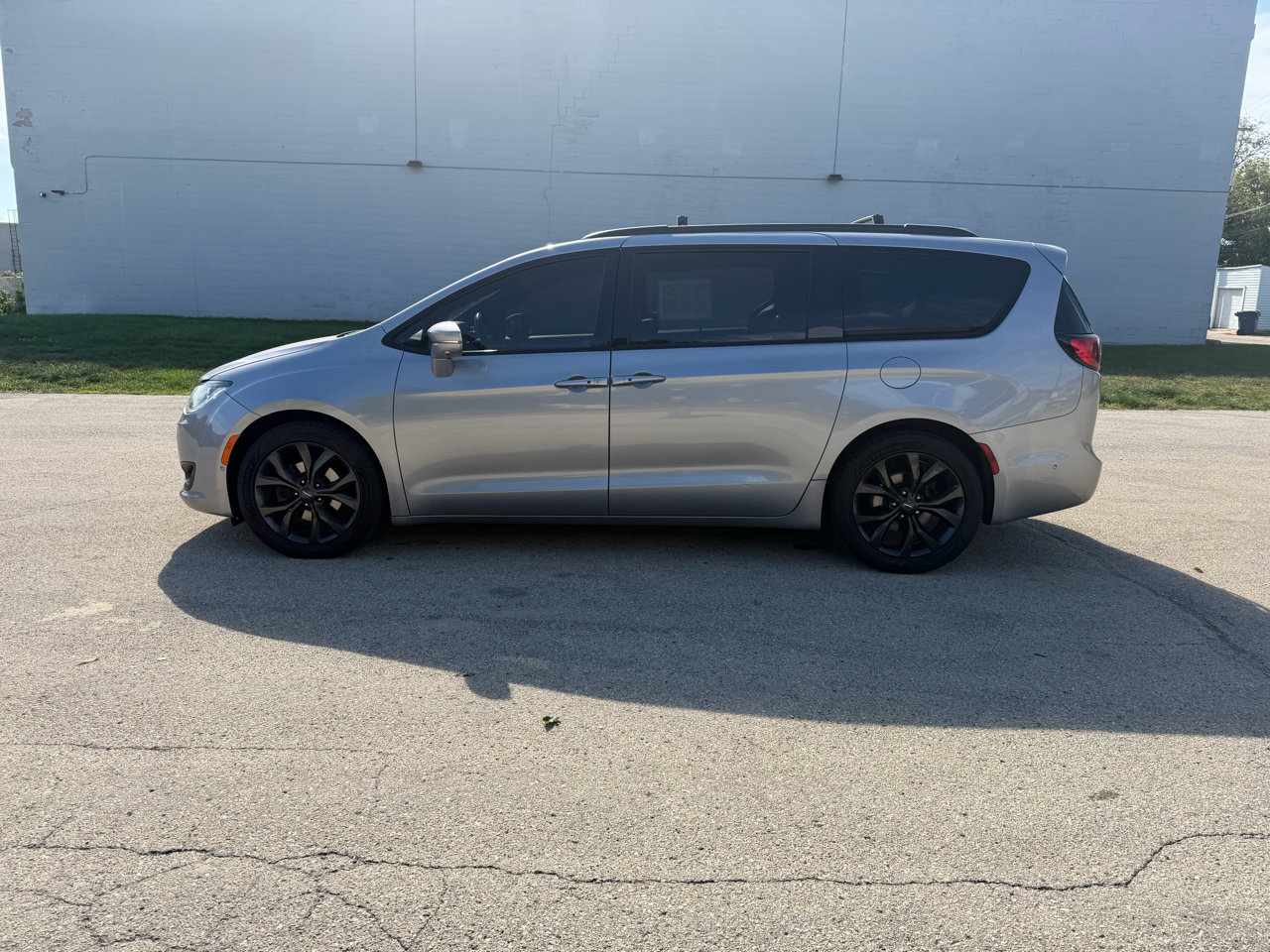Used 2020 Chrysler Pacifica Limited w/ Advanced Safetytec Group image 4