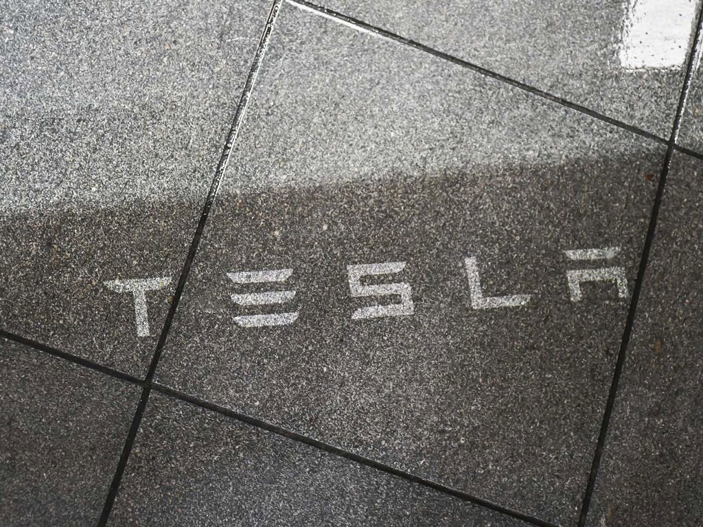 Used 2025 Tesla Model Y Long Range AWD/4WD image 12