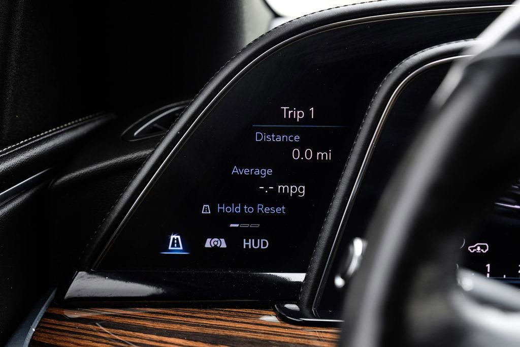 Used 2021 Cadillac Escalade Premium Luxury w/ Driver Assist Tech Package AWD/4WD image 18