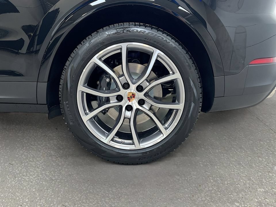 New 2026 Porsche Cayenne AWD/4WD image 33