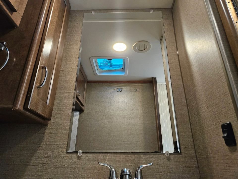 Used 2018 Ford E-450 and Econoline 450 Super Duty w/ Motorhome Prep Package RWD image 32