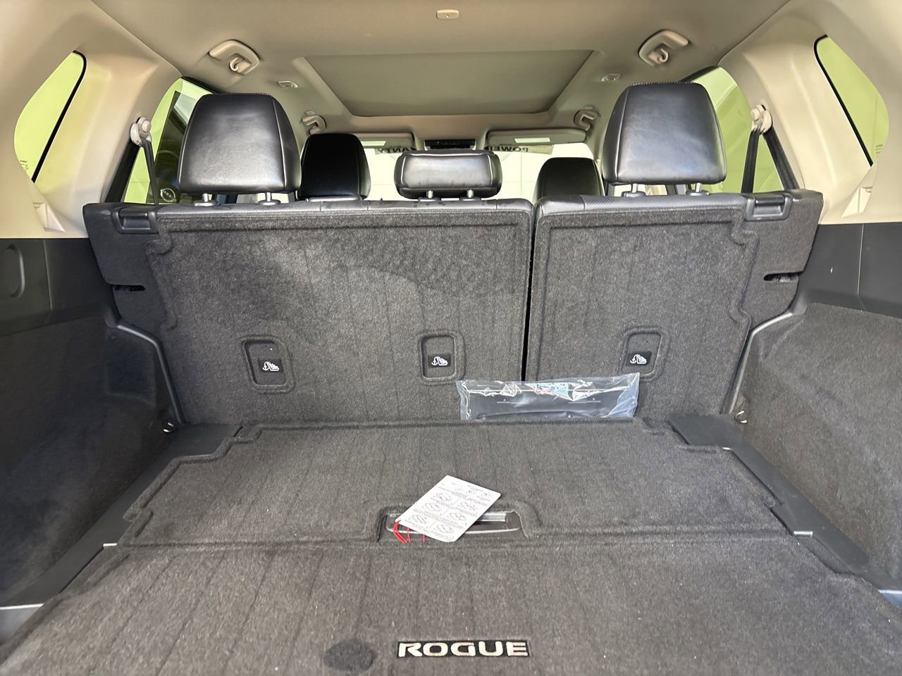 Used 2025 Nissan Rogue Platinum image 26