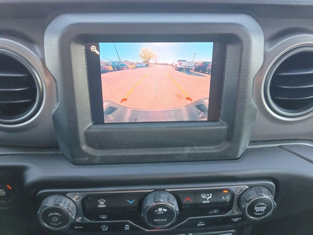 Used 2022 Jeep Gladiator Willys image 9