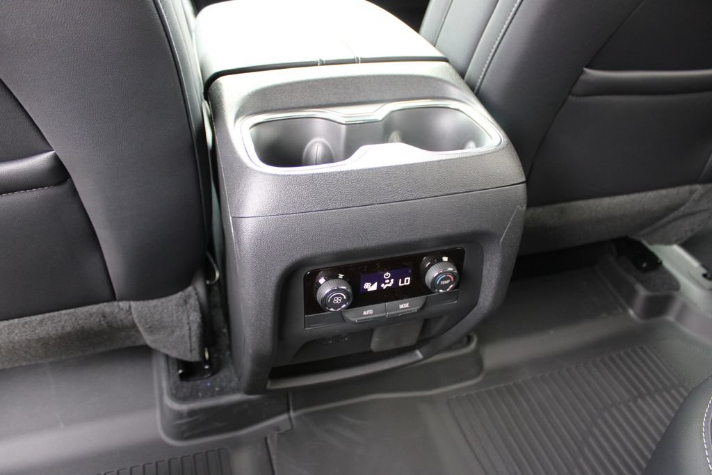 New 2027 Chevrolet Traverse LT w/ Midnight/Sport Edition AWD/4WD image 41