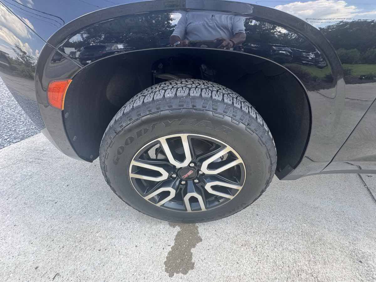Used 2021 GMC Yukon AT4 AWD/4WD image 29