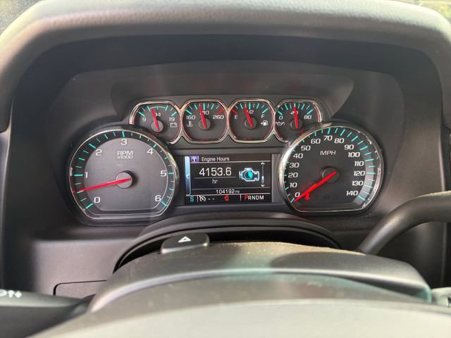 Used 2016 Chevrolet Suburban LT RWD image 9