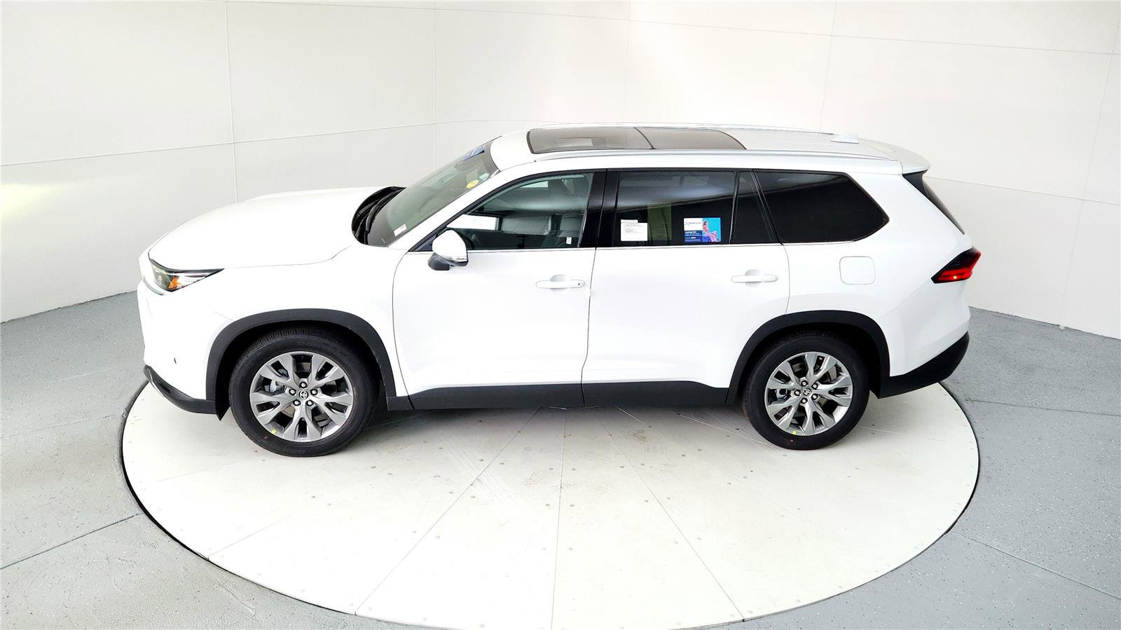 New 2025 Toyota Grand Highlander FWD image 14