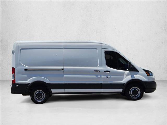Used 2018 Ford Transit 250 148 Medium Roof RWD image 4