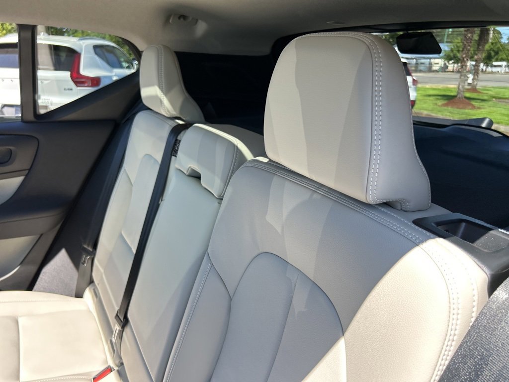 New 2026 Volvo XC40 B5 Ultra w/ Protection Package Premier image 6