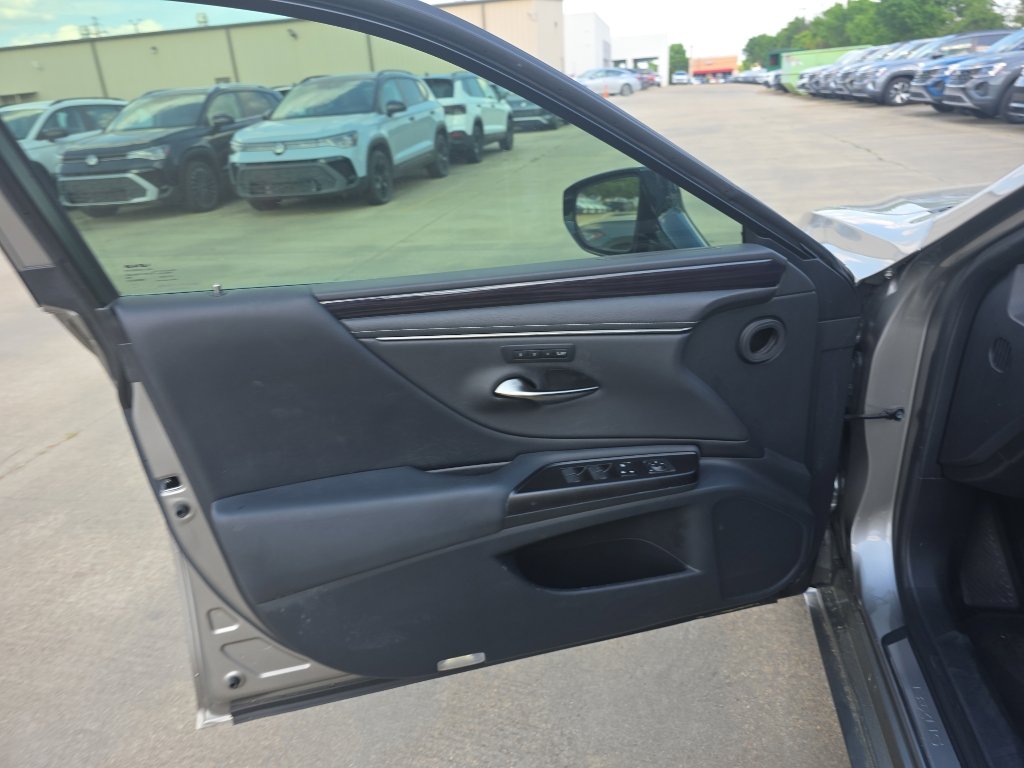 Used 2019 Lexus ES 350 w/ Premium Package FWD image 9