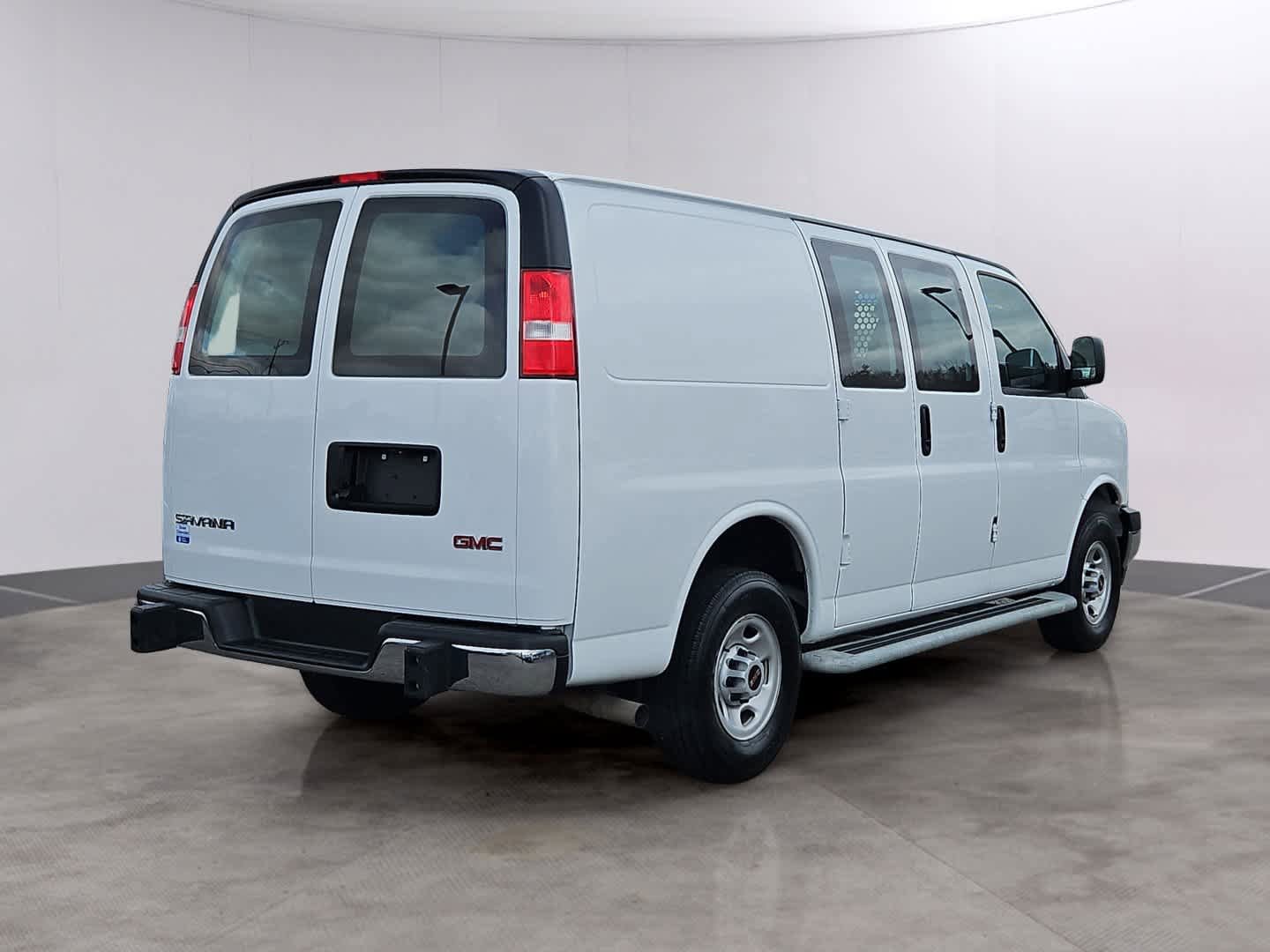 Used 2024 GMC Savana 2500 w/ Driver Convenience Package image 4