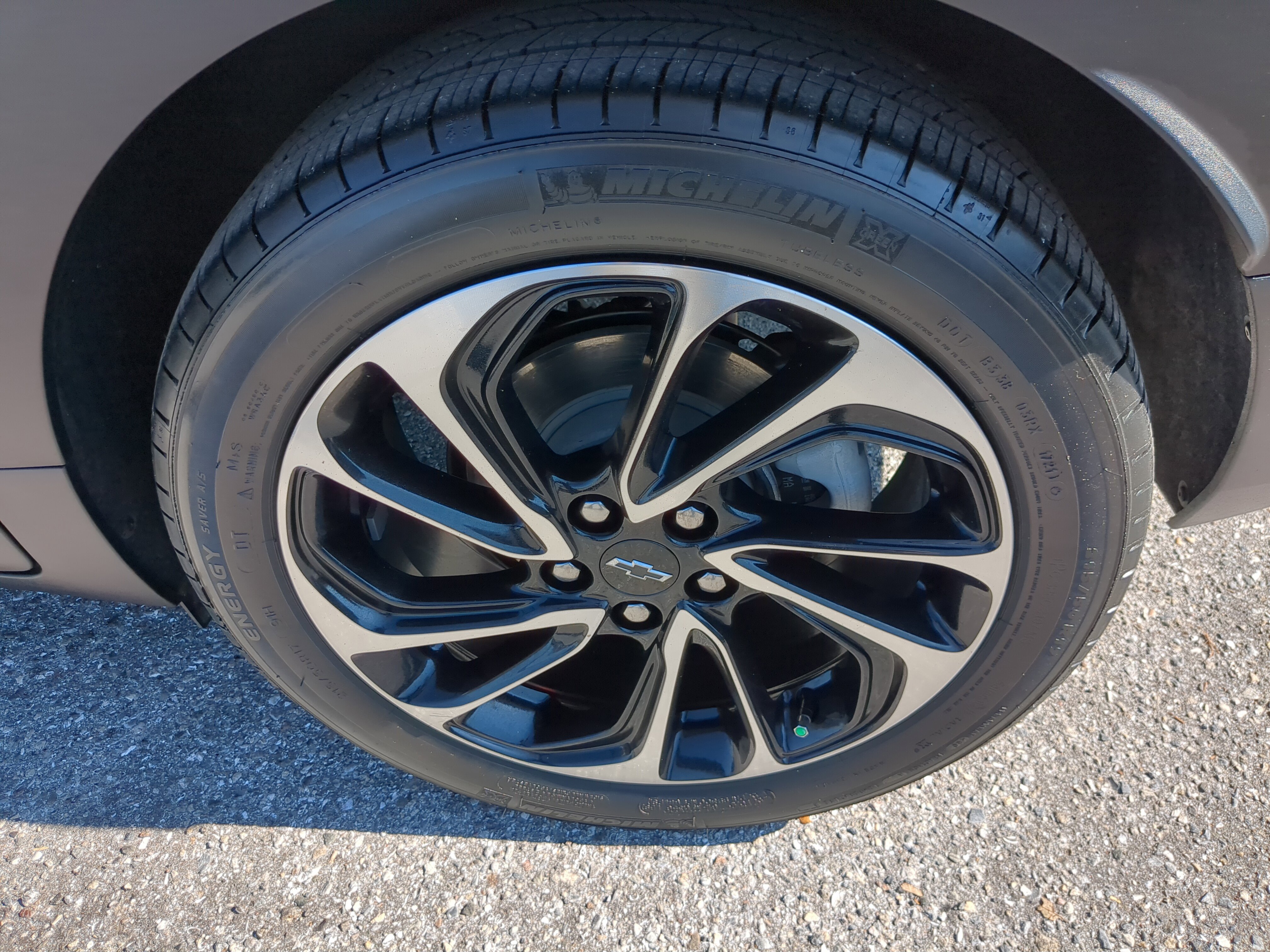 Certified 2022 Chevrolet Bolt EUV Premier w/ Sun & Sound Package image 34