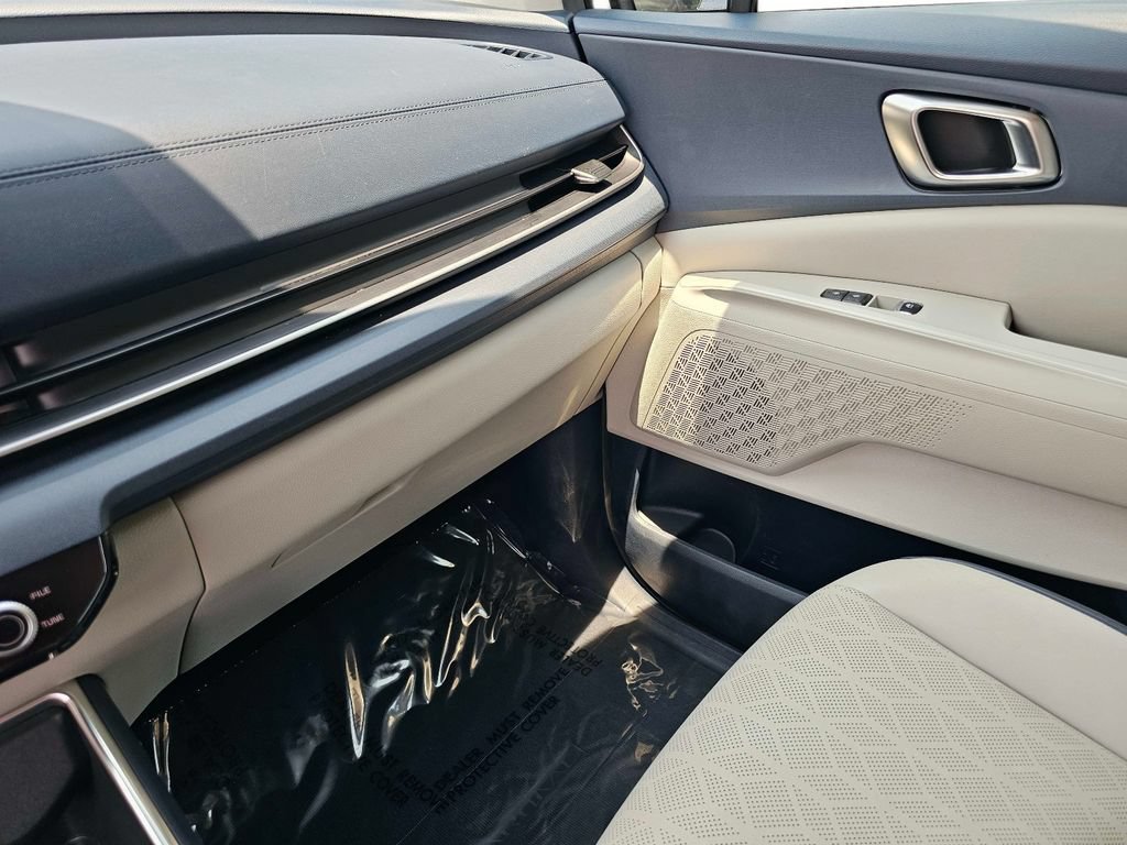 Certified 2025 Kia Carnival EX FWD image 27