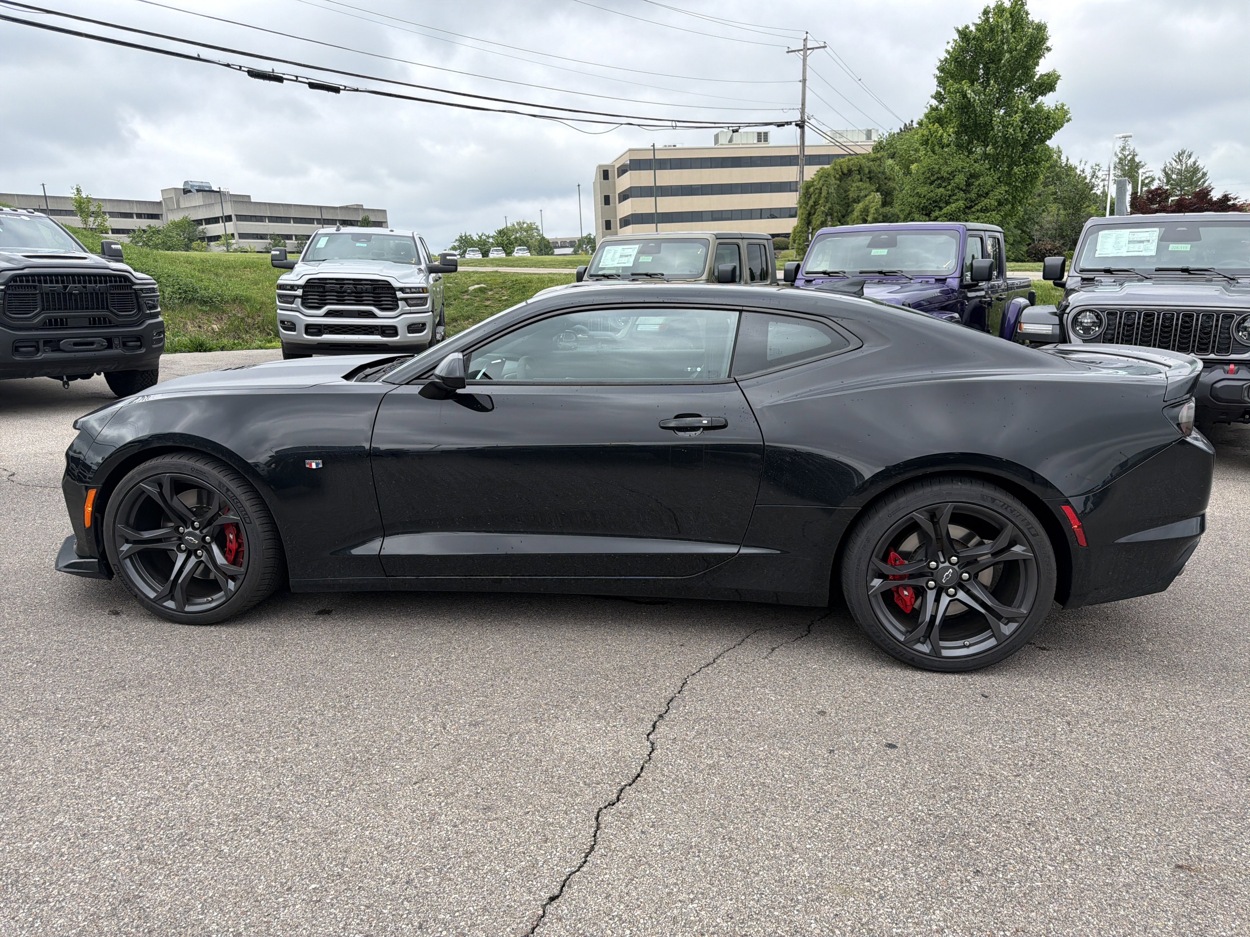 Used 2023 Chevrolet Camaro SS RWD image 7