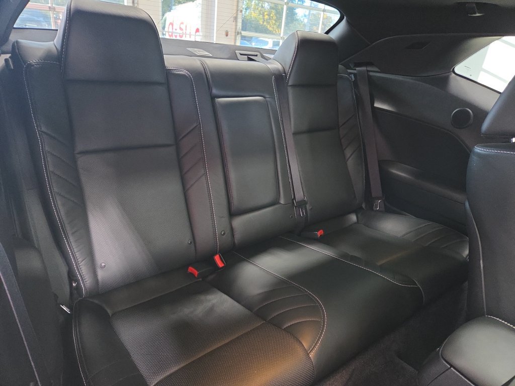 Used 2016 Dodge Challenger SRT Hellcat RWD image 17