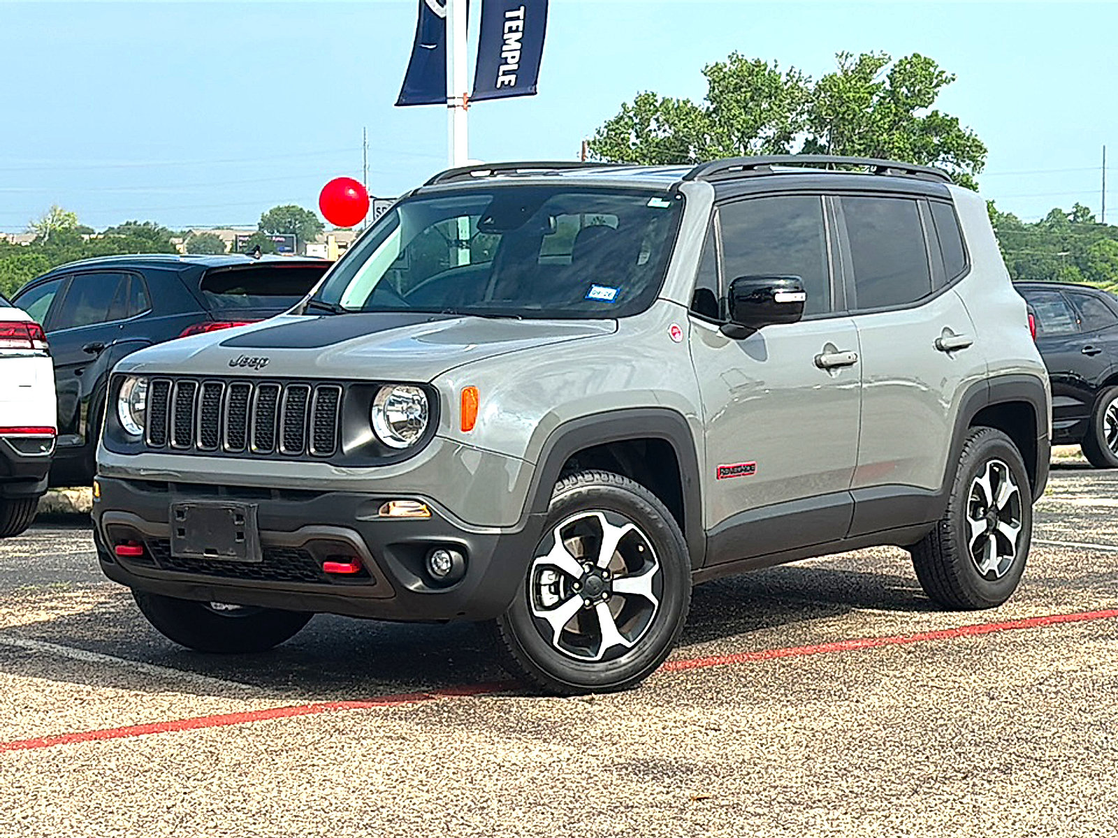Used 2022 Jeep Renegade Trailhawk w/ Trailer Tow Group AWD/4WD image 2