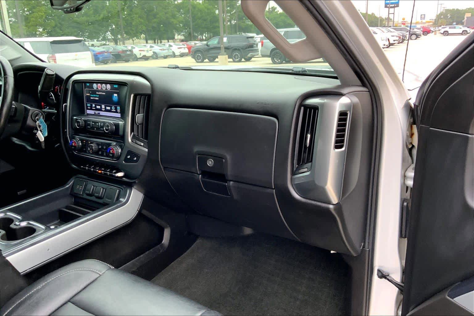 Used 2016 Chevrolet Silverado 3500 LT w/ LT Convenience Package AWD/4WD image 18