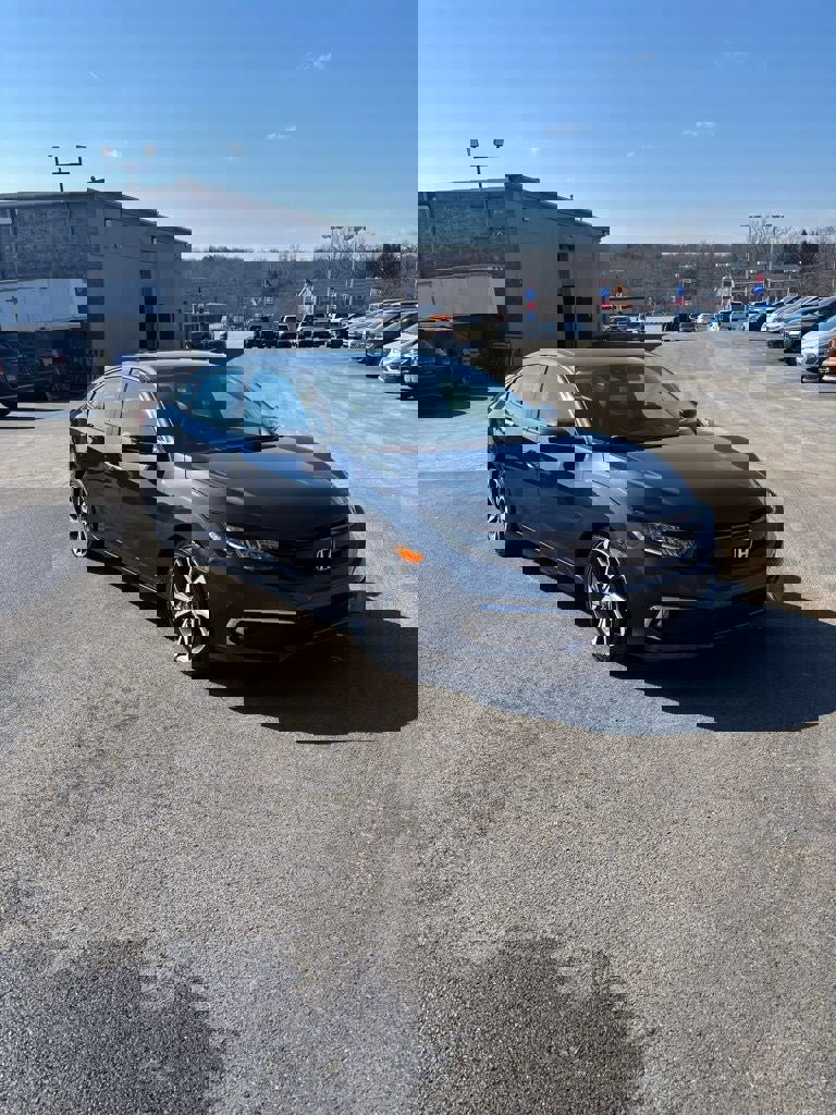 Used 2020 Honda Civic Touring image 2