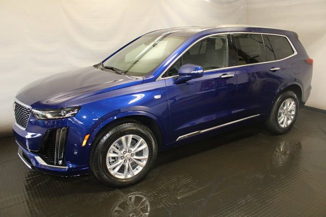 New 2025 Cadillac XT6 Luxury FWD image 2
