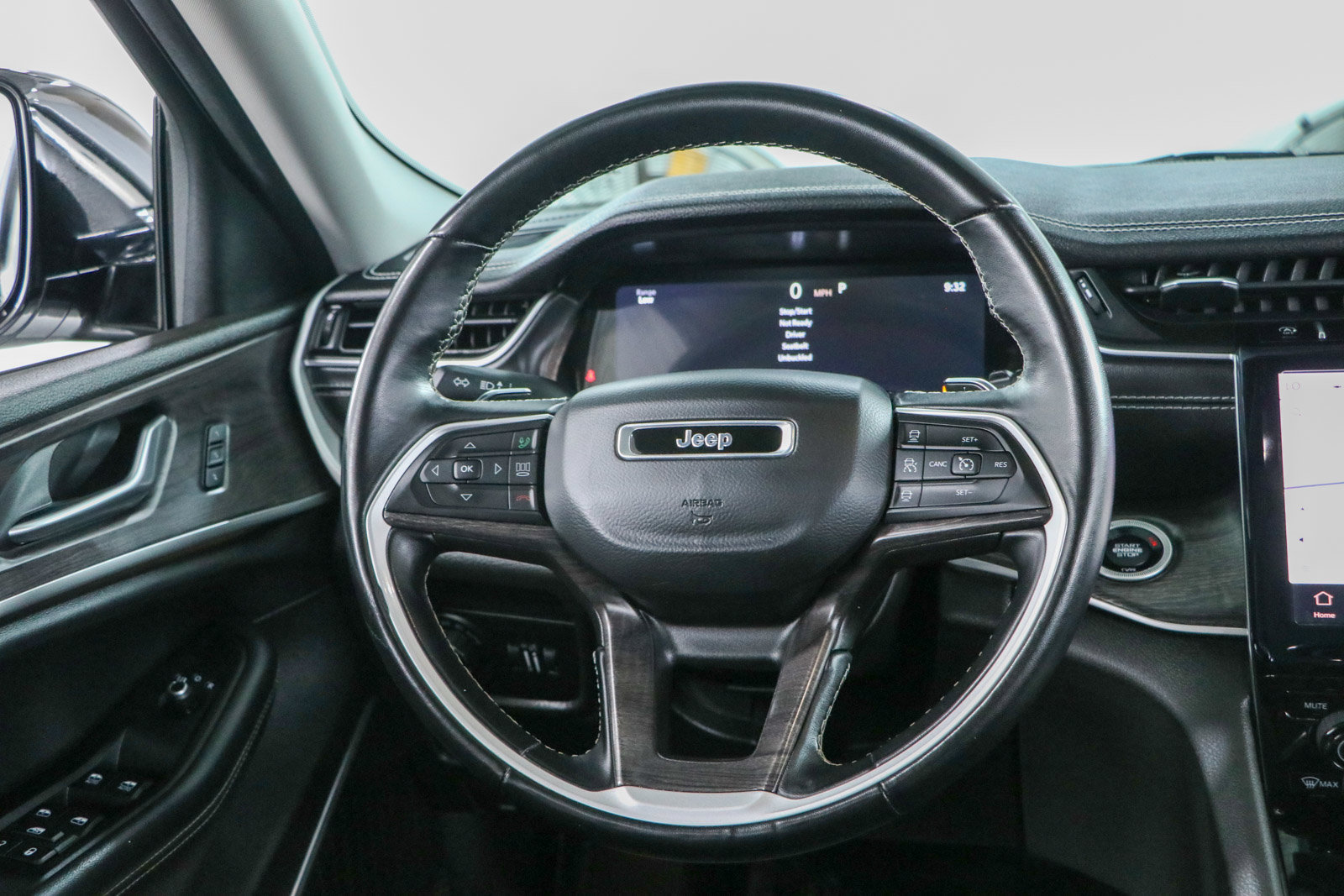 Used 2021 Jeep Grand Cherokee L Limited RWD image 12