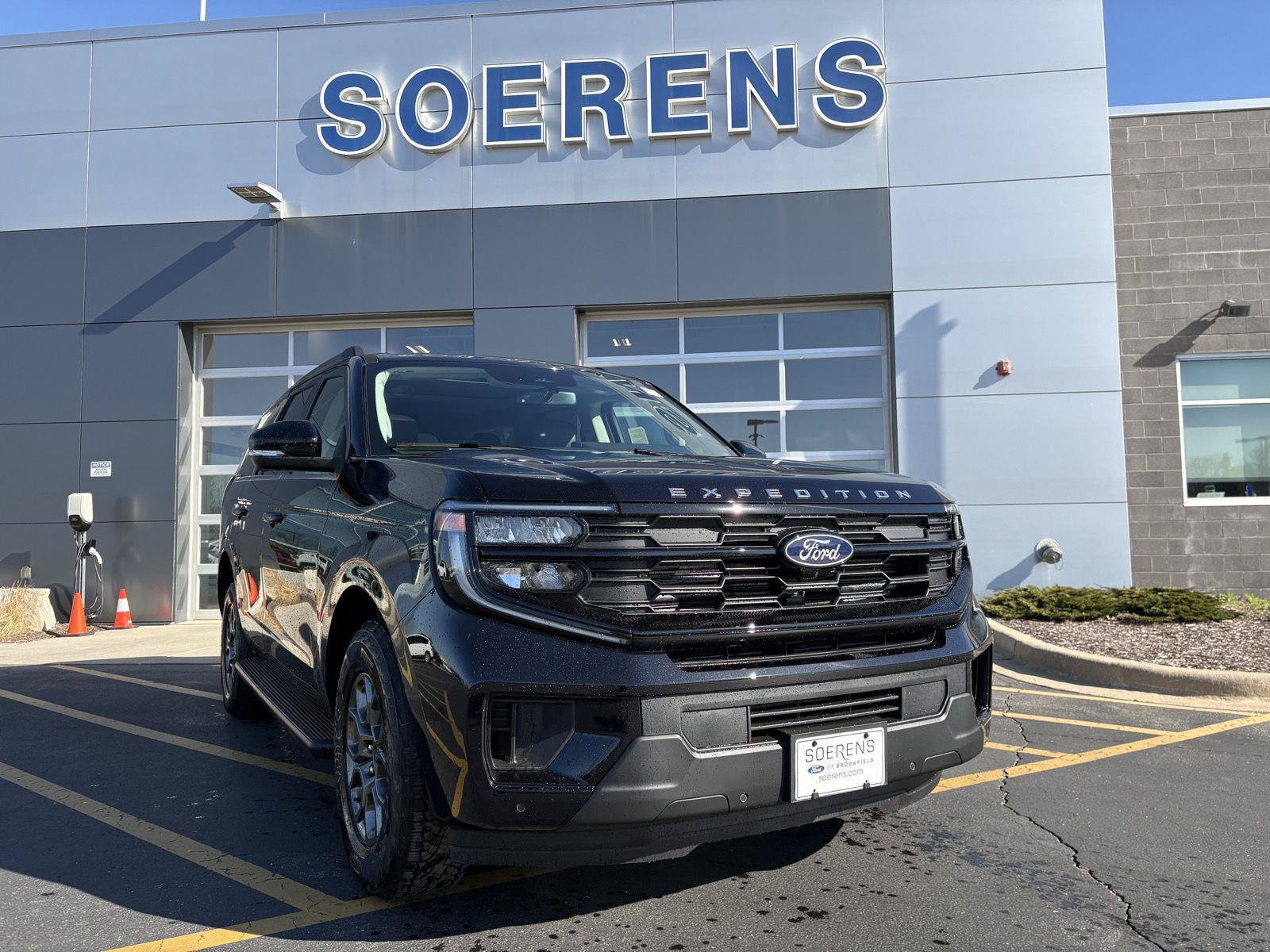 New 2026 Ford Expedition Active AWD/4WD image 1