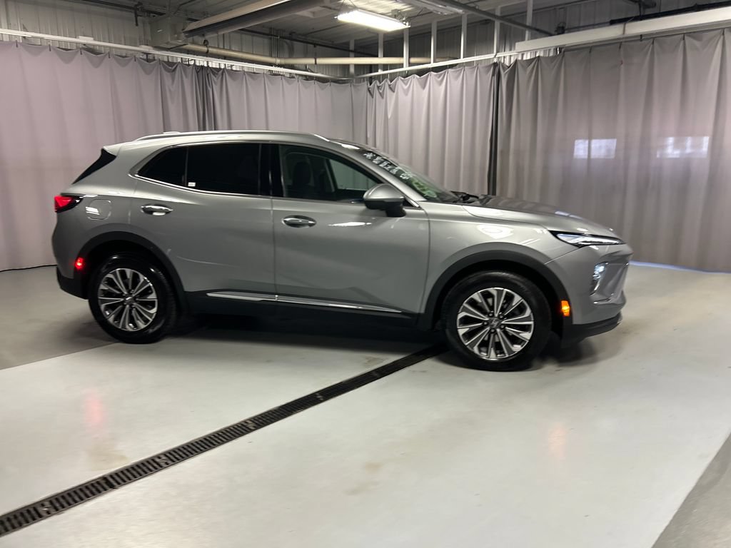 Used 2025 Buick Envision Preferred AWD/4WD image 8