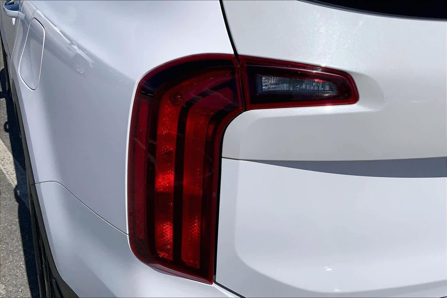 Used 2024 Kia Telluride S image 27
