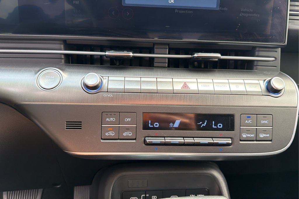 Used 2025 Hyundai Kona SEL FWD image 30
