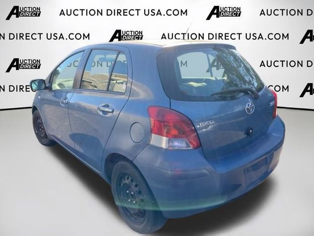 Used 2011 Toyota Yaris 4-Door Hatchback image 6