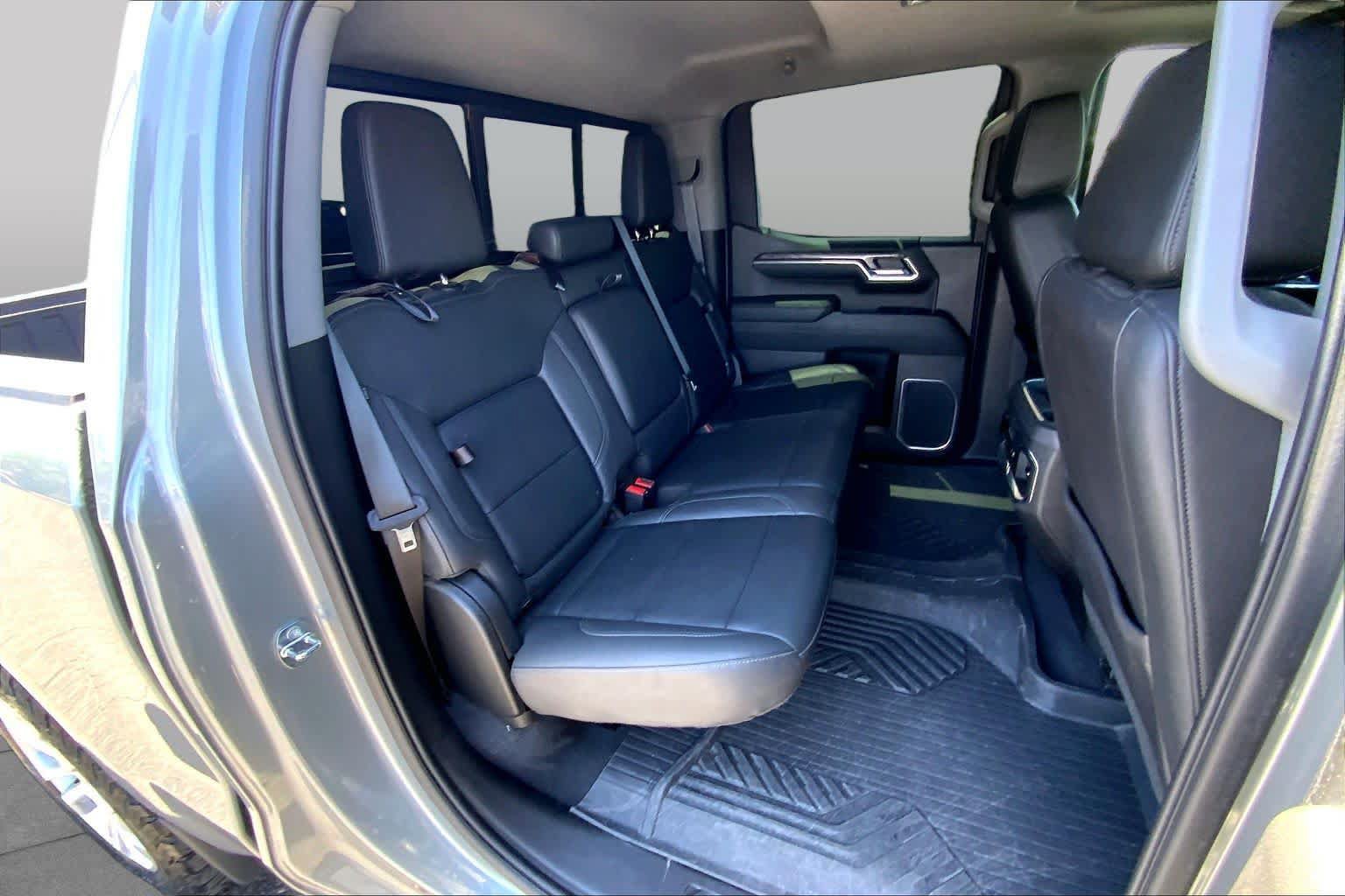 Used 2023 Chevrolet Silverado 1500 LTZ w/ LTZ Premium Package AWD/4WD image 20