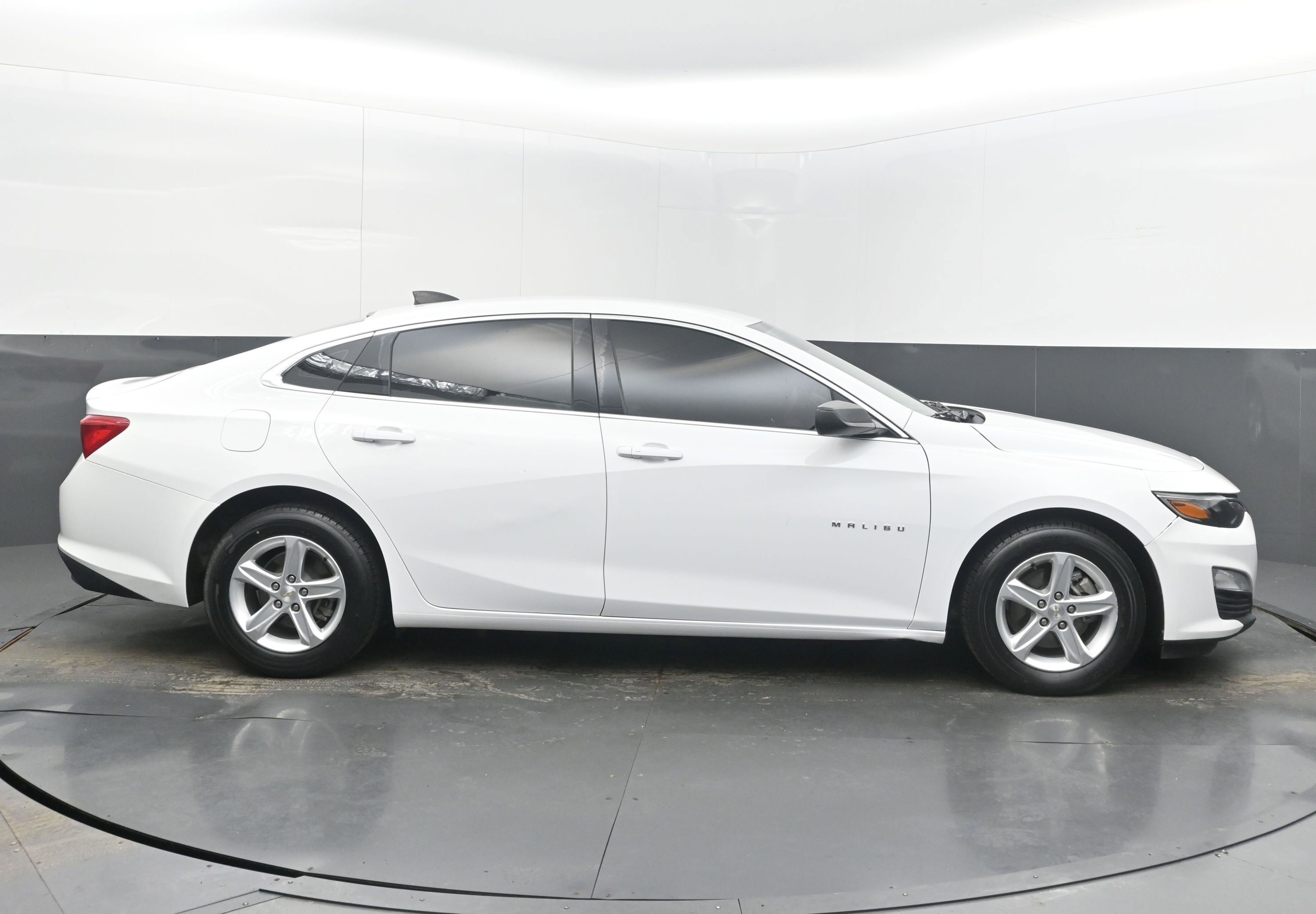 Used 2021 Chevrolet Malibu LS image 10