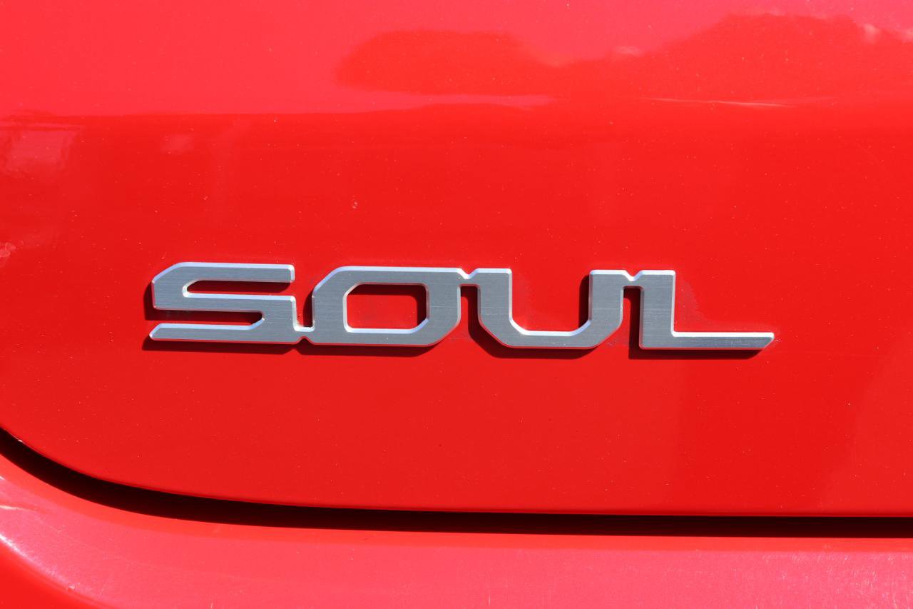 Used 2023 Kia Soul LX w/ LX Technology Package FWD image 48