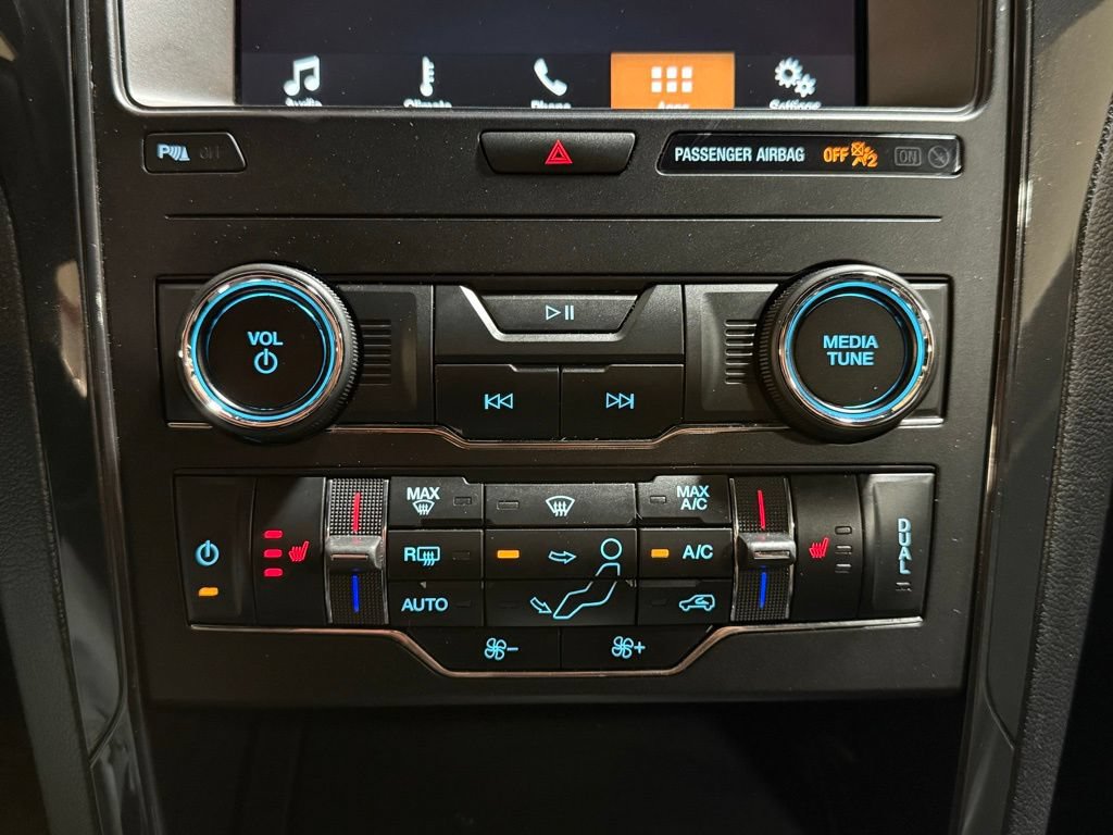 Used 2018 Ford Explorer XLT w/ Equipment Group 202A AWD/4WD image 15